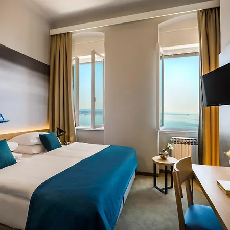 Istra - By Liburnia & Отель Опатия