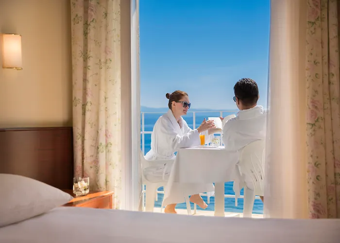 Istra - By Liburnia & 奥帕提亚