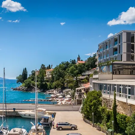 Istra - By Liburnia & ホテル 3*